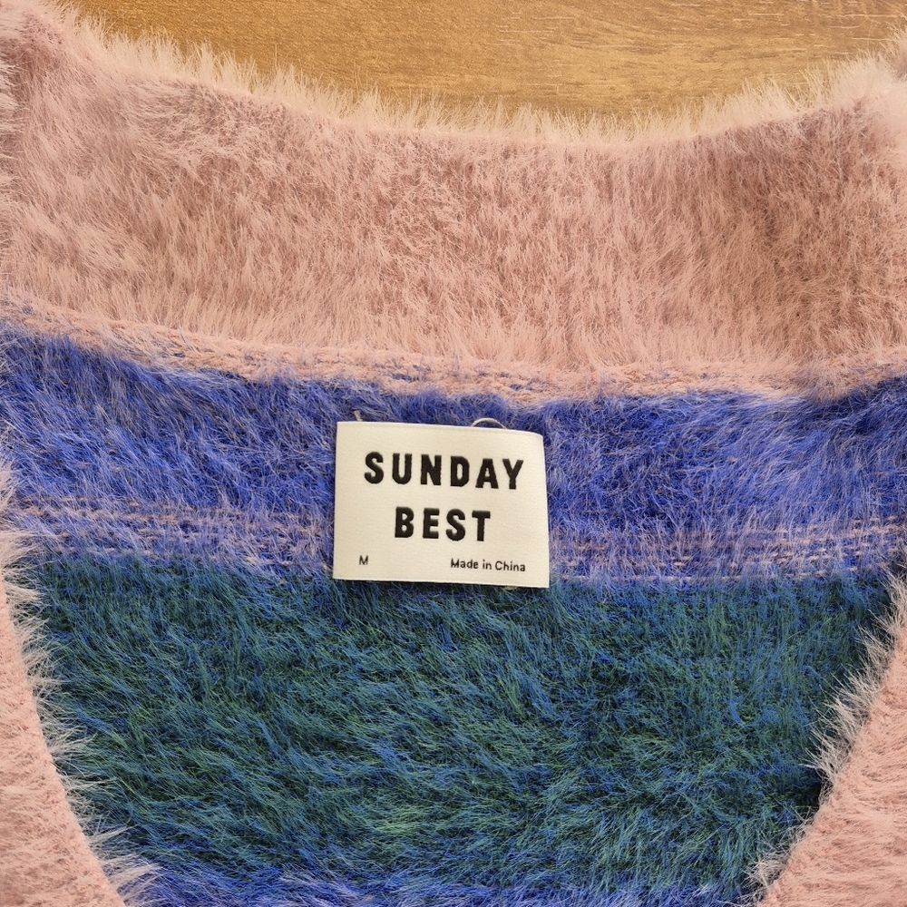Sunday Best Aritzia Women's Purple Fuzzy Kitten V-Neck Cropped Sweater Size M - Picture 4 of 5